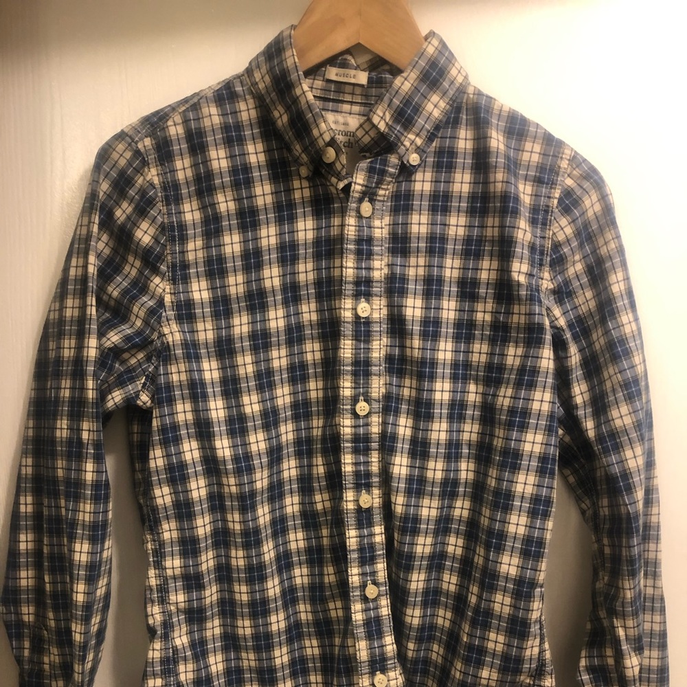 men’s Abercrombie and Fitch size small